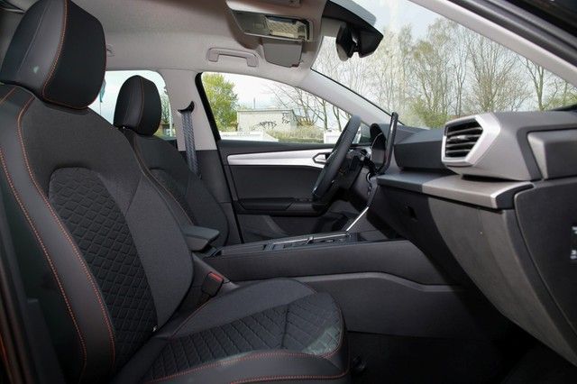 Fahrzeugabbildung SEAT Leon Sportstourer 2.0 TDI FR *LED*NAVI*SHZ*ACC*