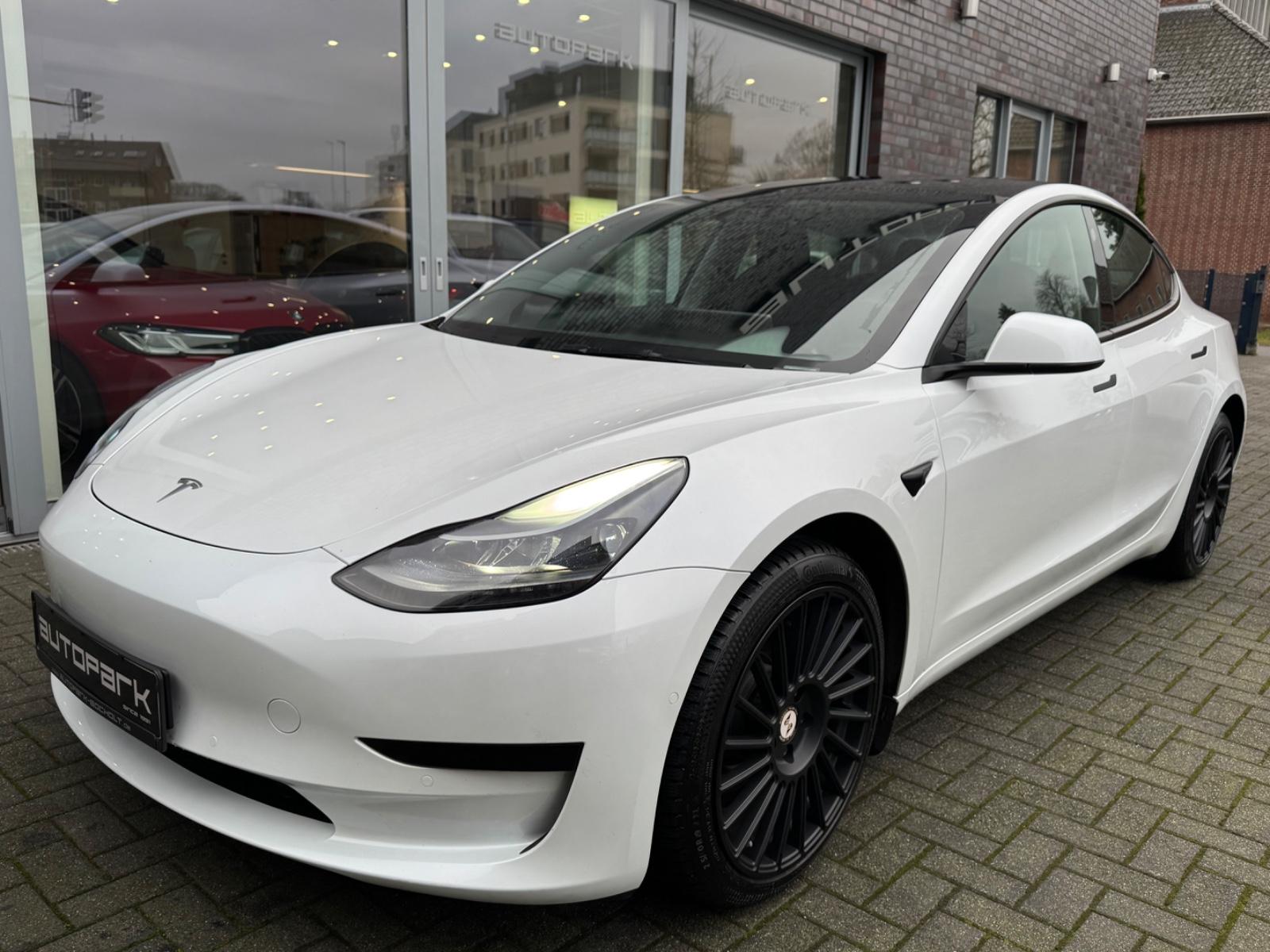 Tesla Model 3 SR+ LFP Akku RWD Pano LenkHeiz AHK 19″