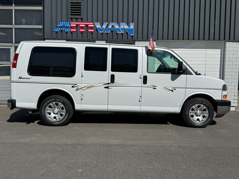Fahrzeugabbildung Chevrolet Express Chevy Van Regency 5.3 V8 GMC Savana
