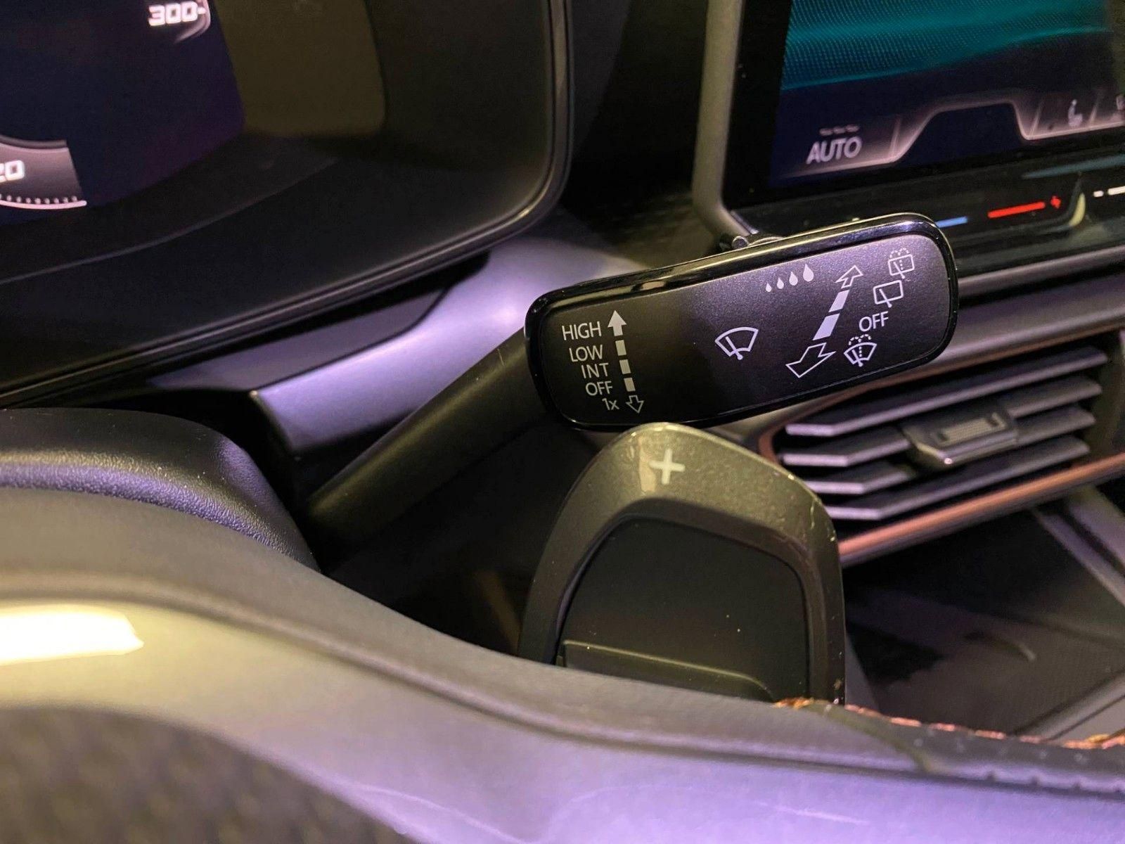 Fahrzeugabbildung CUPRA Leon ST 1.5 eTSI DSG MHEV+Schwellerverbreiterun