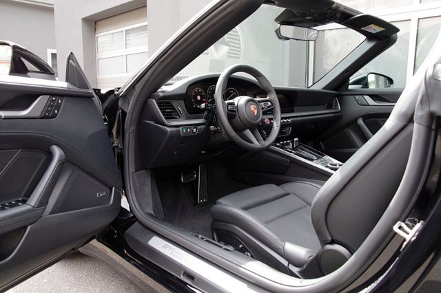 Porsche 992.2 4S*ACC,BOSE,Chrono,Sitzlüftung,14Wege,360°