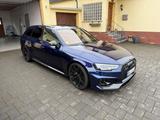 Audi RS4 2.9 TFSI Quattro Komfort Paket RS, Carbon  - blaue Audi RS4