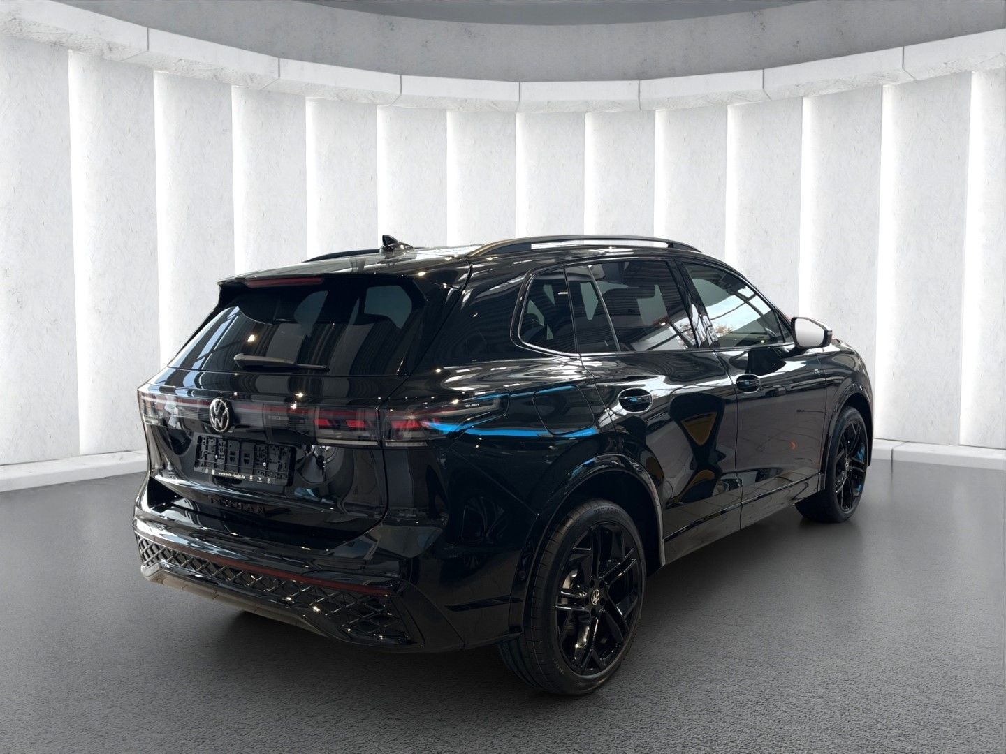 Volkswagen Tiguan R-LINE eHyb 272PS AHK Panodach 360°Ka 20 foto 3