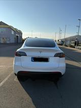 Tesla Model Y Long Range Dual Motor AWD 20 ZOLL MwSt - Tesla Model Y: Limousine