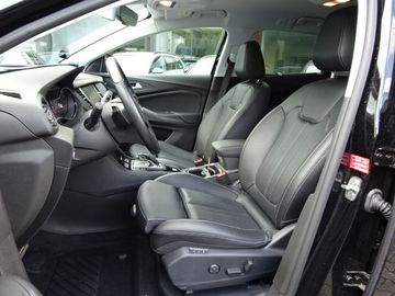 Fotografie des Opel Grandland (X) Grandland X 1.6 Turbo Plug-in-Hybrid 4 Ultimate