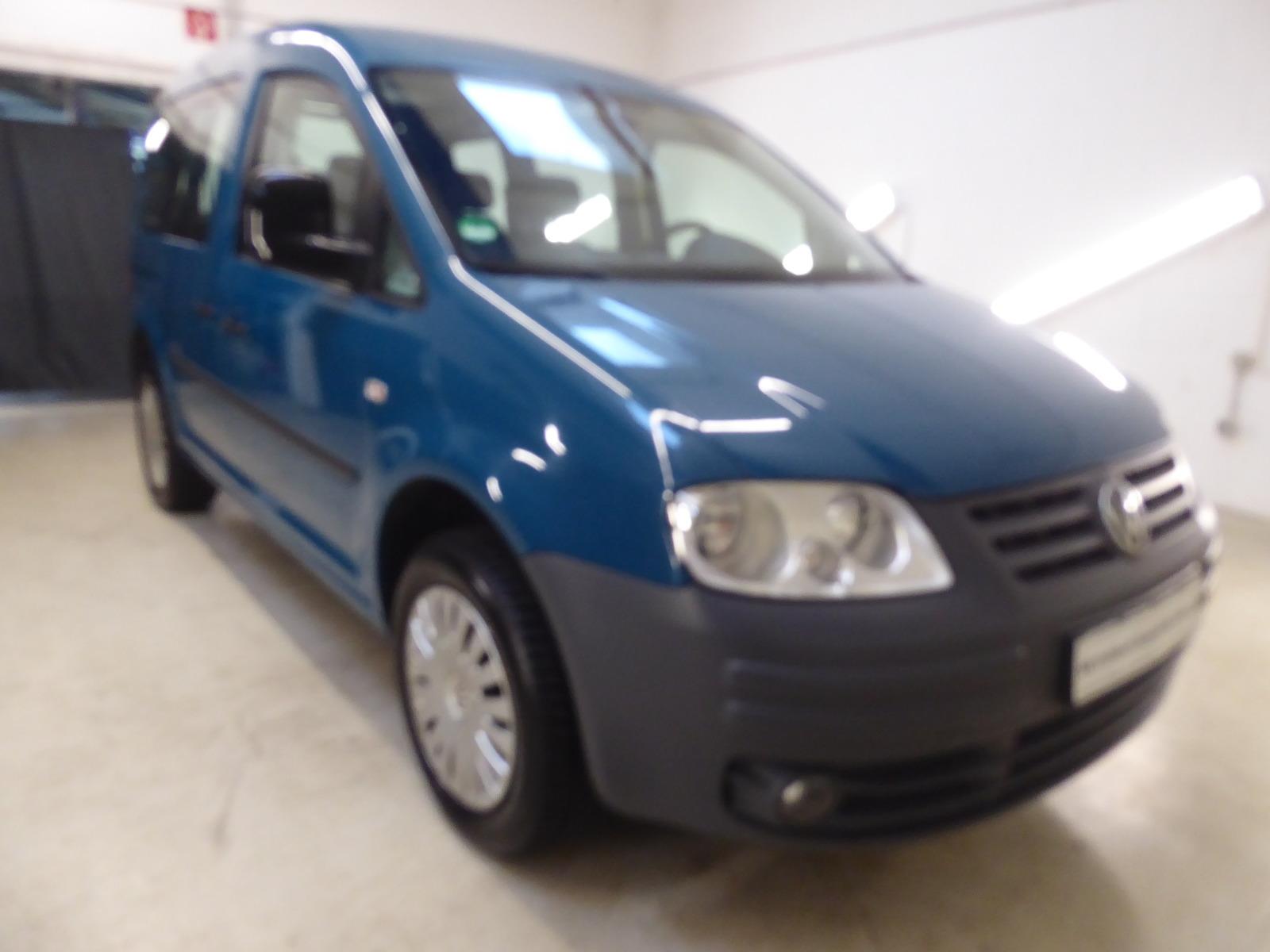Volkswagen Caddy 2010 — rear view