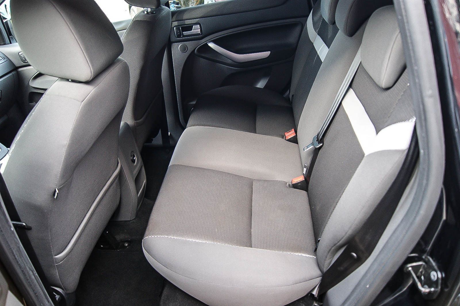 Fahrzeugabbildung Ford Kuga 2.0 Champions Edition 4x4 KLIMA SIHZG PDC