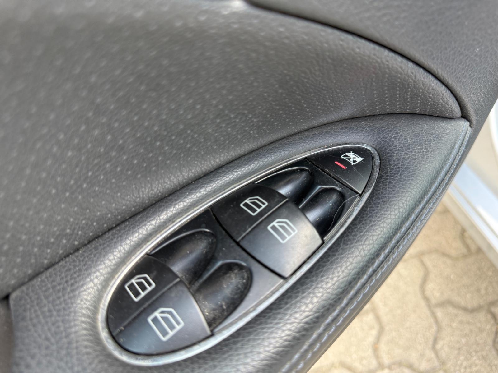Mercedes-Benz E350 2005 — photo 19