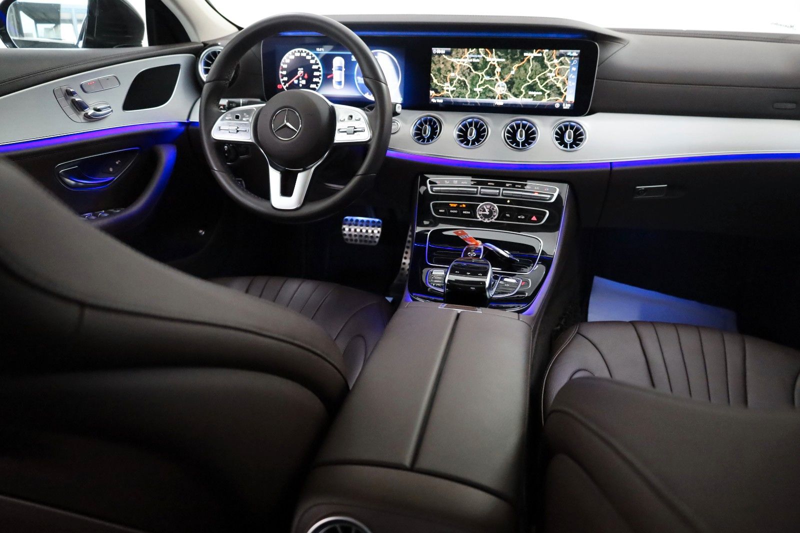 Fahrzeugabbildung Mercedes-Benz CLS 350 d 4Matic,AMG line,Navi,Kamera,HUD,ACC,SD