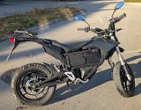 Zero FXS ZF6.5 Supermoto mit Winterreifen - ELEKTRO