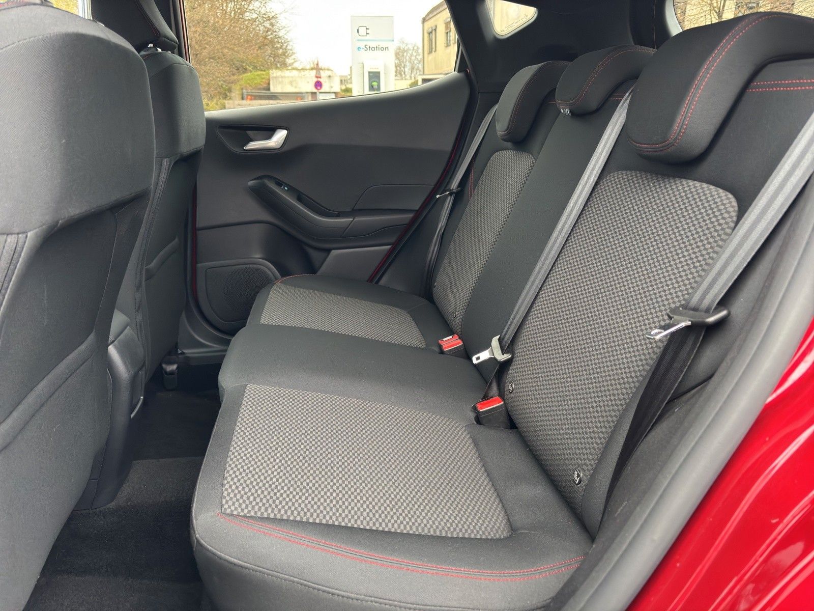 Fahrzeugabbildung Ford Fiesta ST-Line X 1.0 Eco Boost Ass. Paket LED B&