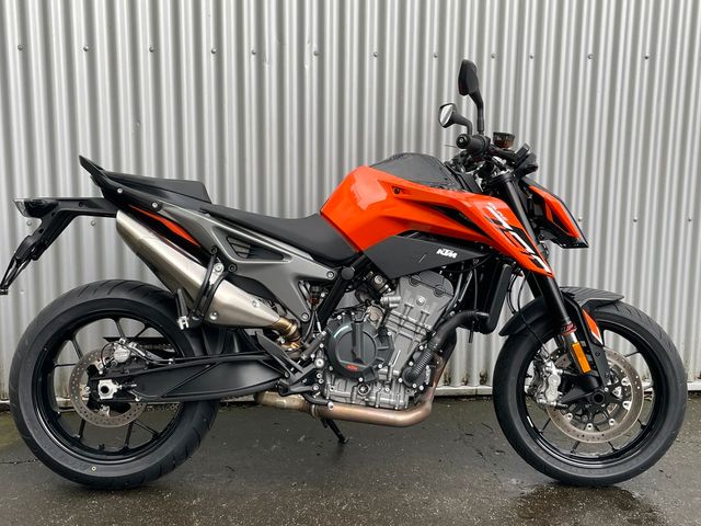 KTM 790 DUKE L 2024 mit TechPack