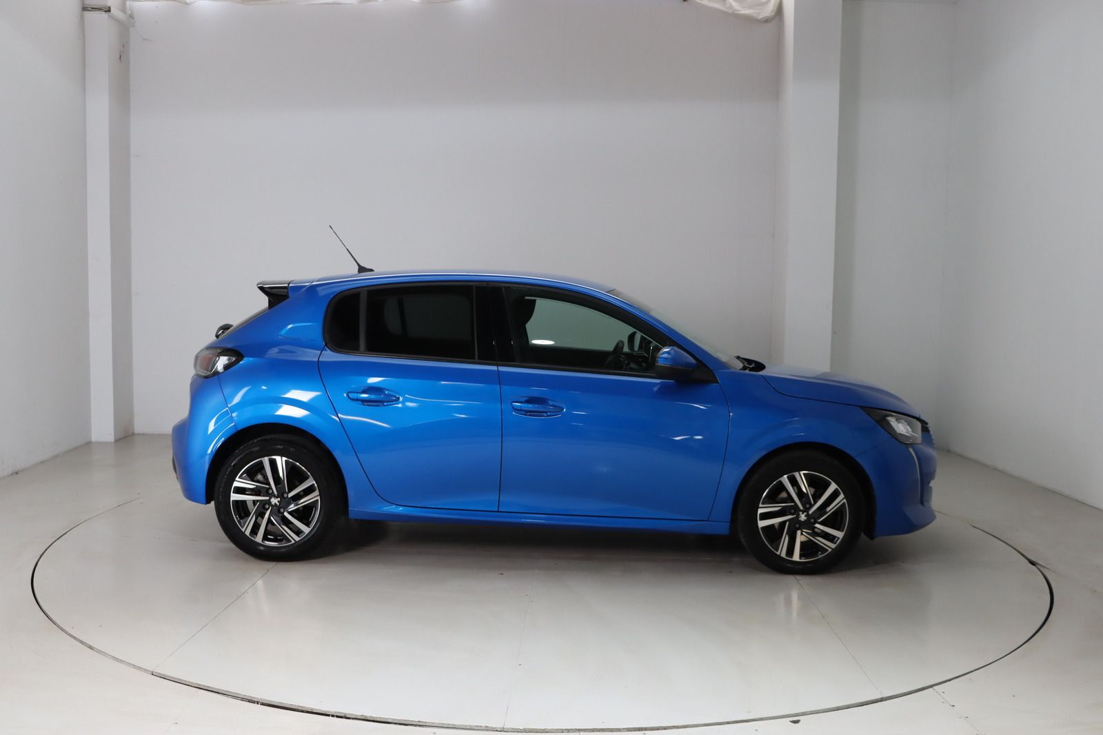 Fahrzeugabbildung Peugeot 208 1.2i Allure Pack * HU / AU neu