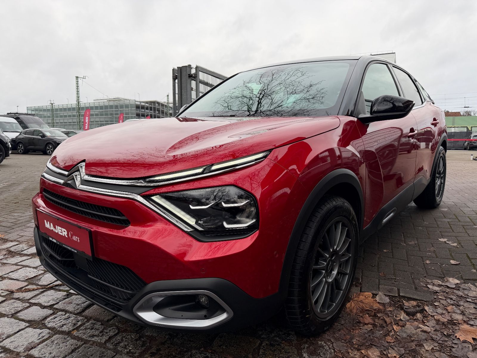 Fahrzeugabbildung Citroën C4 Lim. Max*PANO*HEADUP*KAMERA*TEILLEDER*PDC*ALU