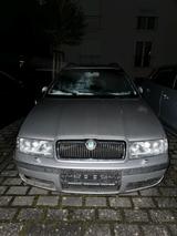Skoda Auto sehr sauber und gepflegt - Skoda Octavia aus 2001: Kombi