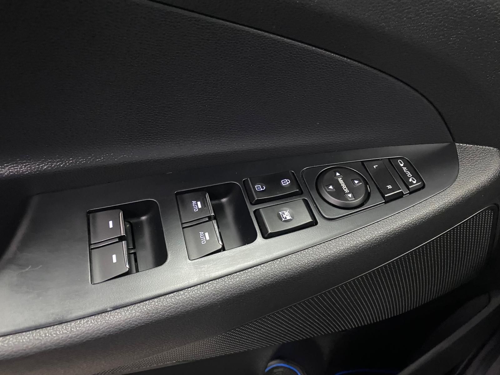 Fahrzeugabbildung Hyundai TUCSON 1.6+KAMERA+NAVI+ALLWETTER+PANORAMADACH