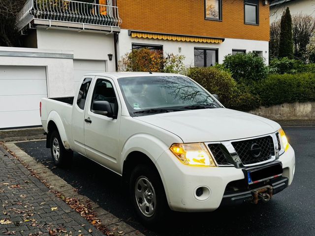 Nissan Navarra  190PS, mit Seilwinde