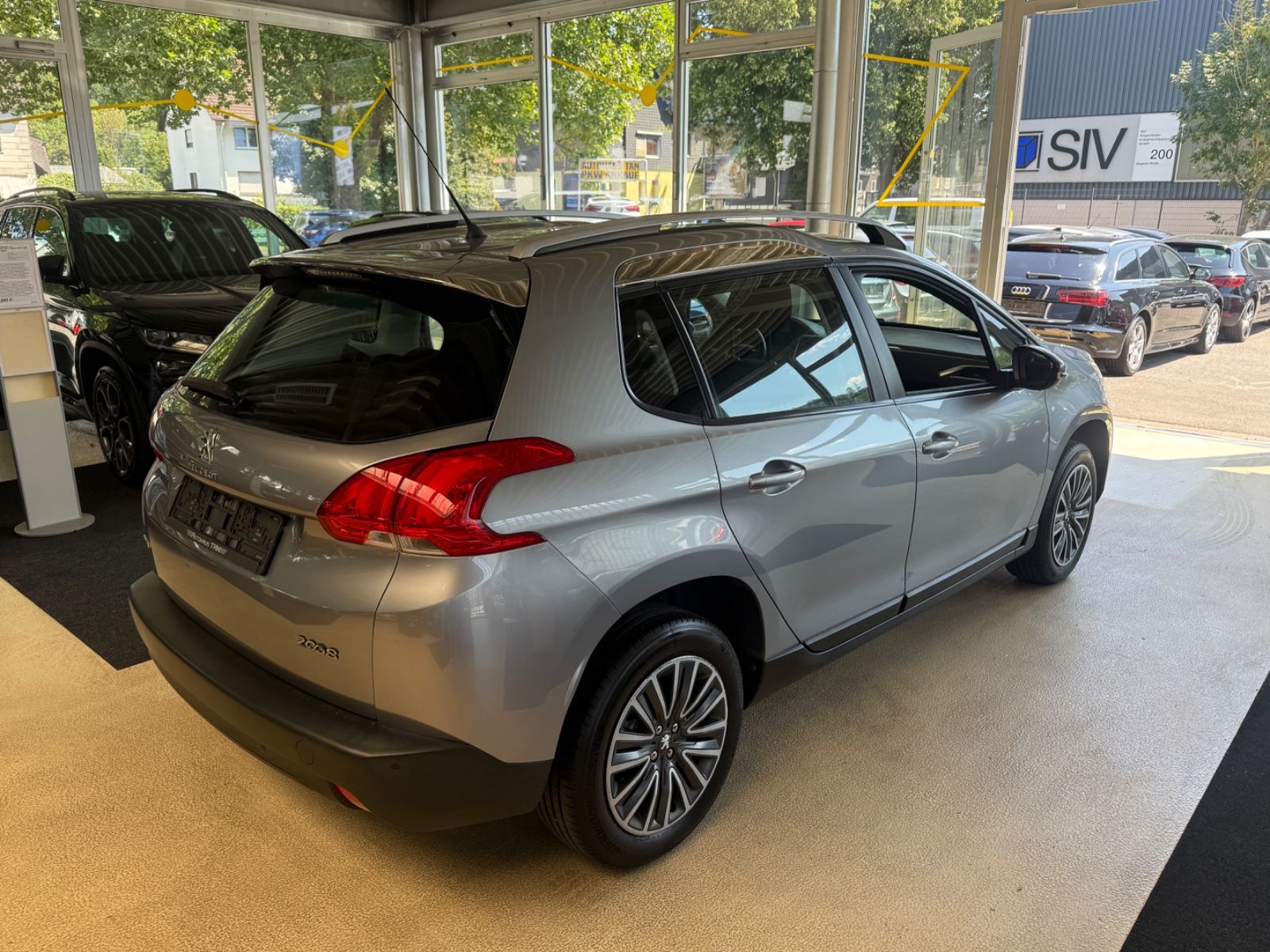 Fahrzeugabbildung Peugeot 2008 Active
