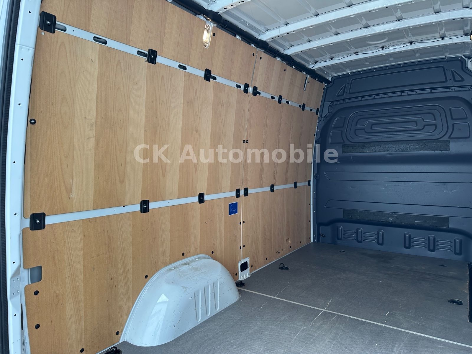 Fahrzeugabbildung Mercedes-Benz Sprinter III Kasten 317 RWD L2H2/Klima/Tempomat