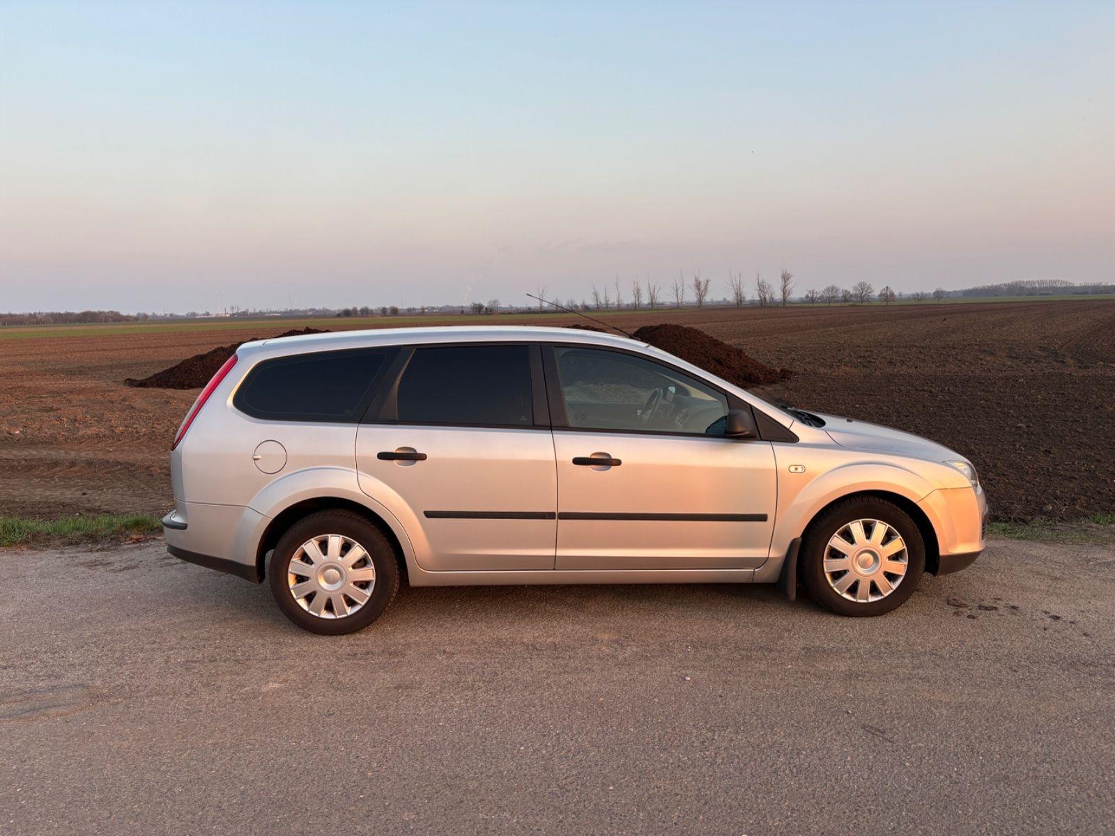 Ford Focus 2005 — engine 101 HP (74kW)