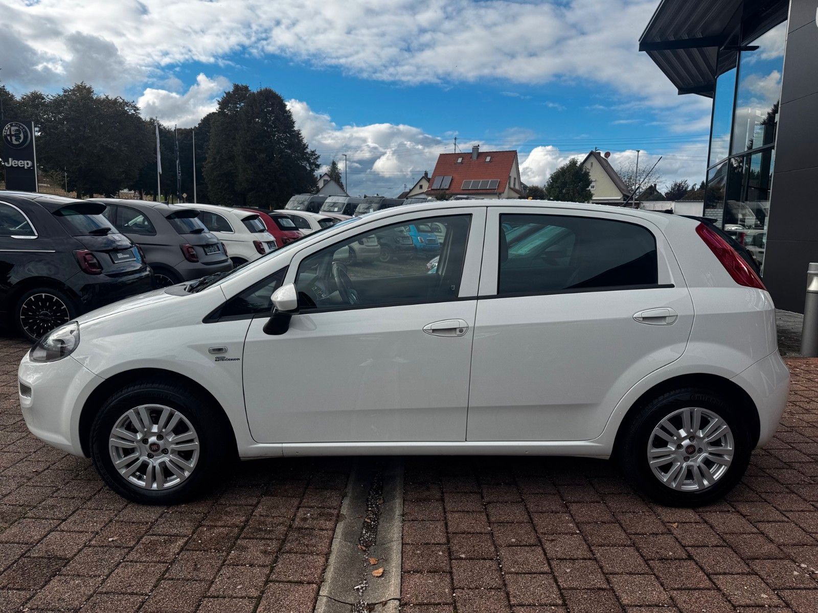 Fahrzeugabbildung Fiat Punto 1,4 8V 77PS More Start+Stopp Klima Radio