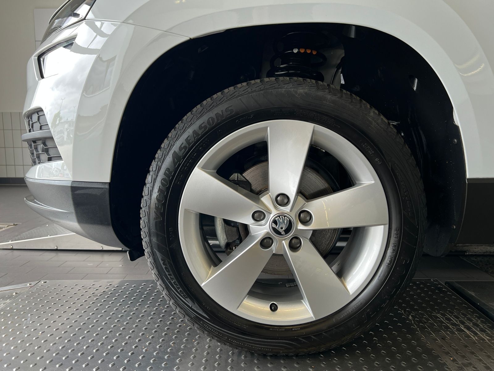 Fahrzeugabbildung SKODA Karoq Ambition 1.5 TSI *AHK, SmartLink, Kamera,