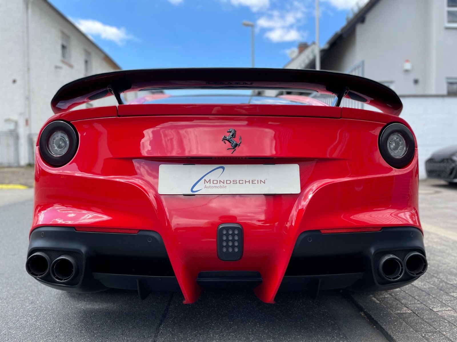 Fahrzeugabbildung Ferrari F12 Berlinetta Novitec |Carbon|LED Lenkrad|Navi|