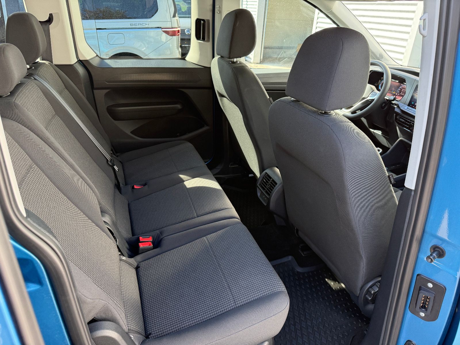 Fahrzeugabbildung Volkswagen Caddy 2.0 TDI Navi GRA LED SHZ Rückfahrkamera