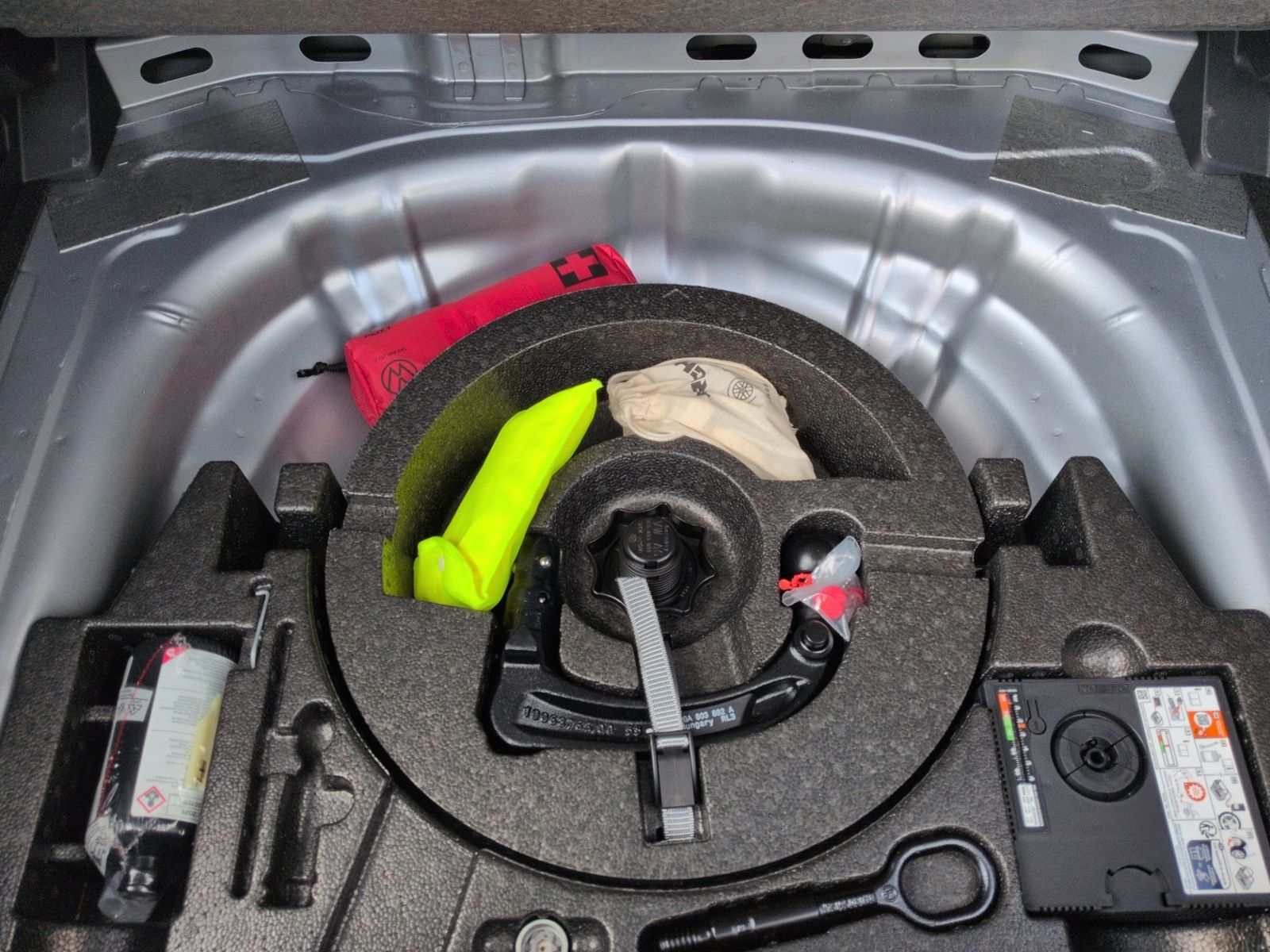 T-Roc R-Line 1.5 TSI DSG MATRIX+AHK+BlackStyle+E
