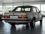 BMW 520i H Zulassung Sammlerzustand - BMW Oldtimer mit Benzin-Antrieb: Limousine