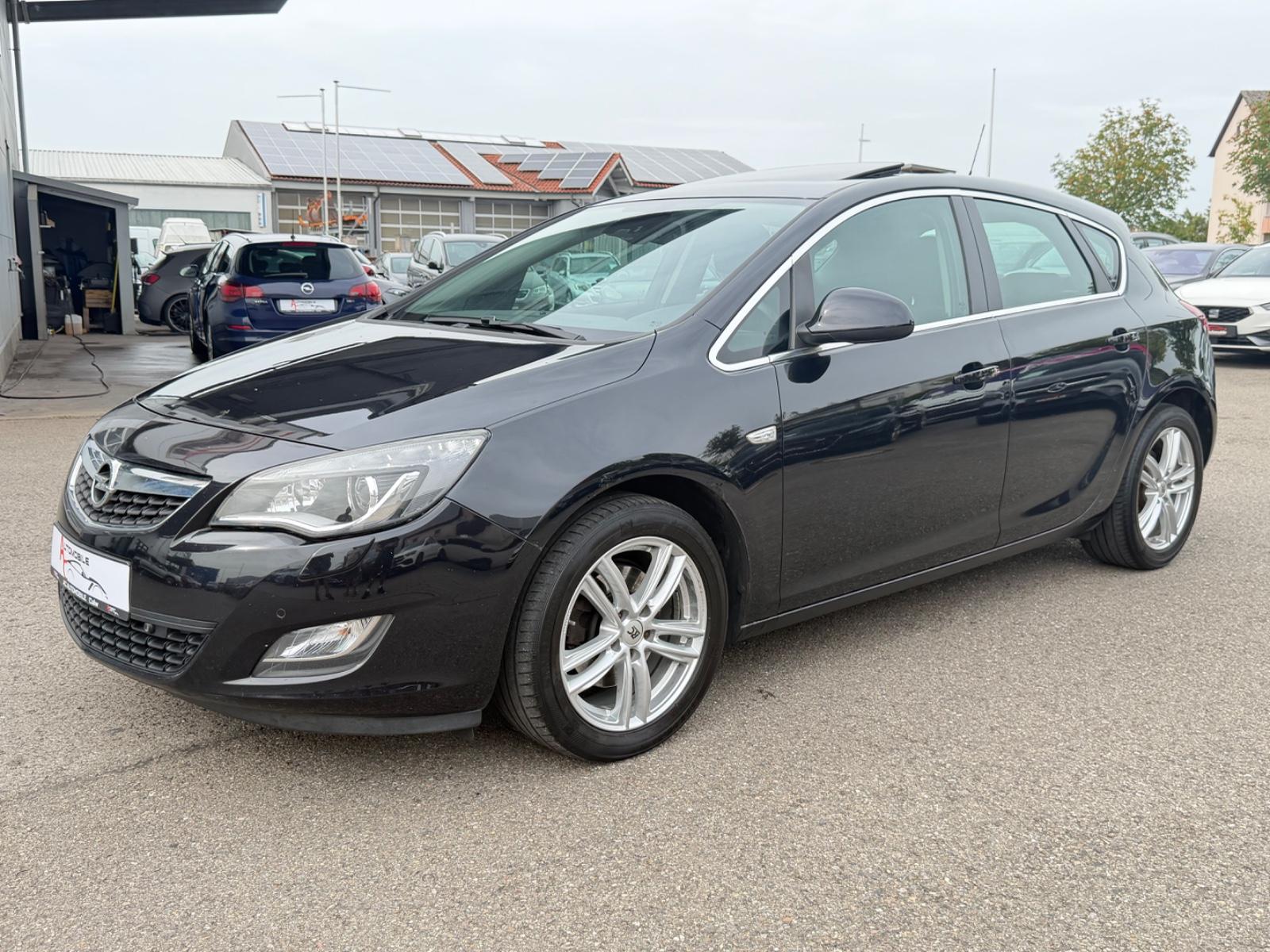 Opel Astra J 1.6 Automatik Innovation_Klim_Xenon_AHK_