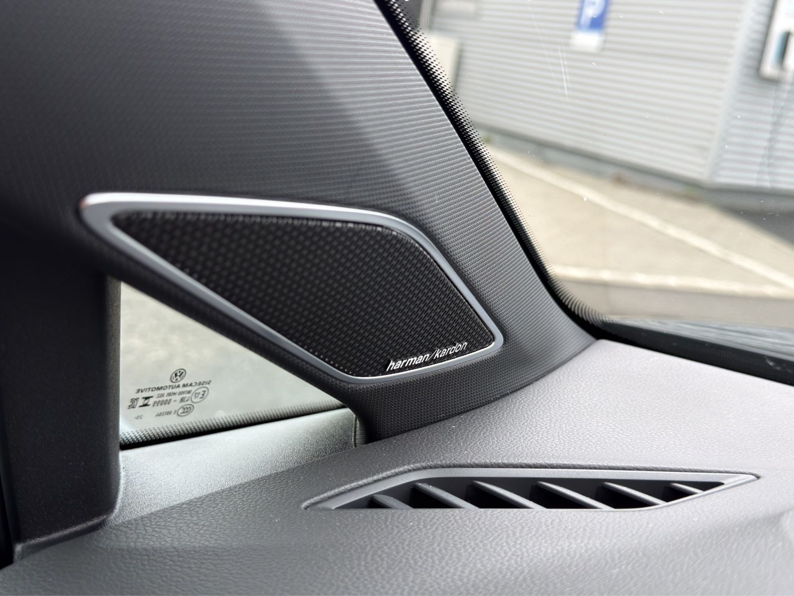 Volkswagen Golf VIII GTI Clubsport *Akrapovic/Panodach/H&K foto 22