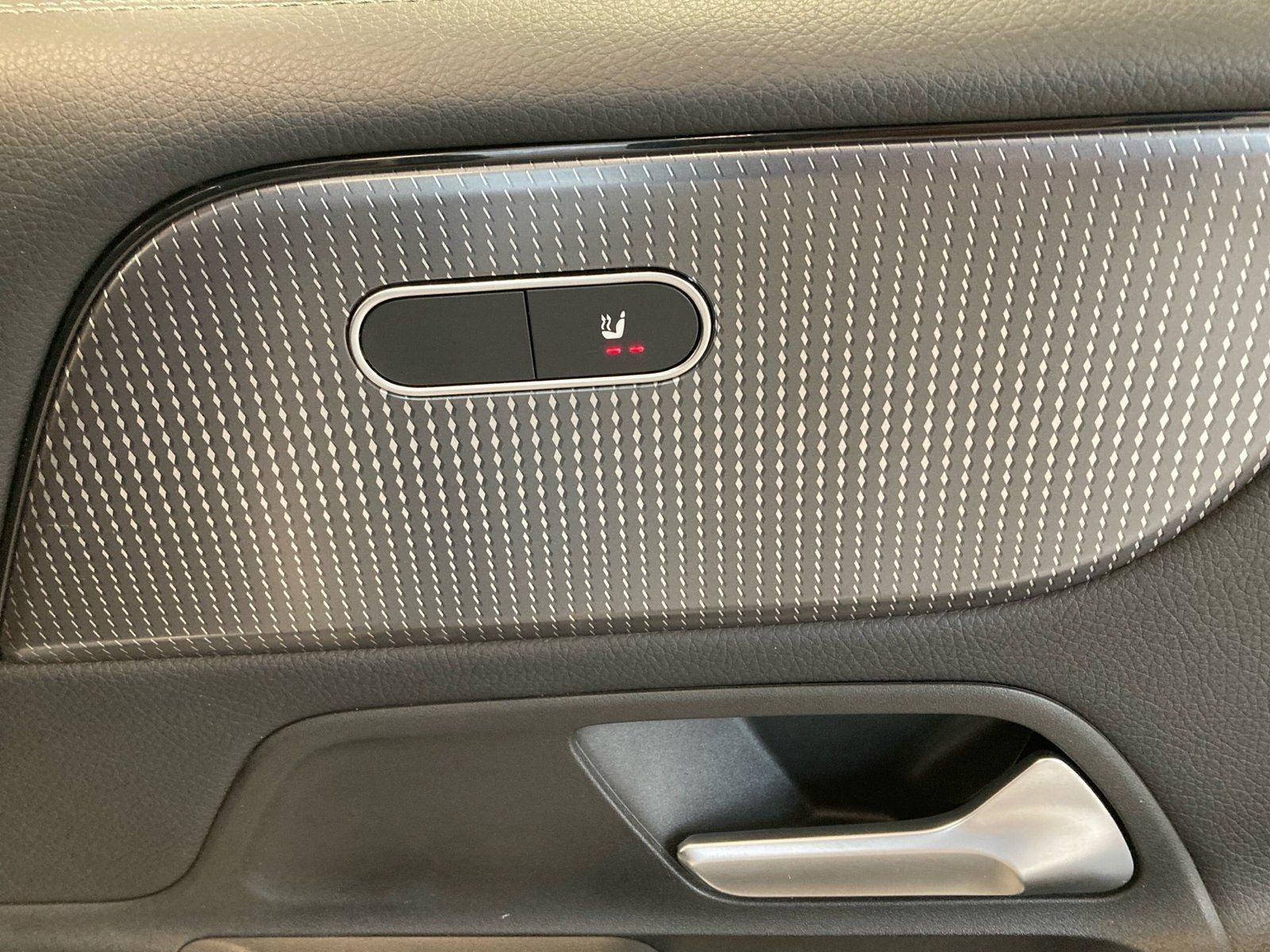 Fahrzeugabbildung Mercedes-Benz GLB 200 d Progressive*Navi*Kamera*LED*MBUX-High*