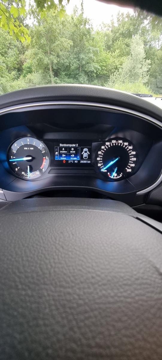 Ford Mondeo 2015 — photo 12