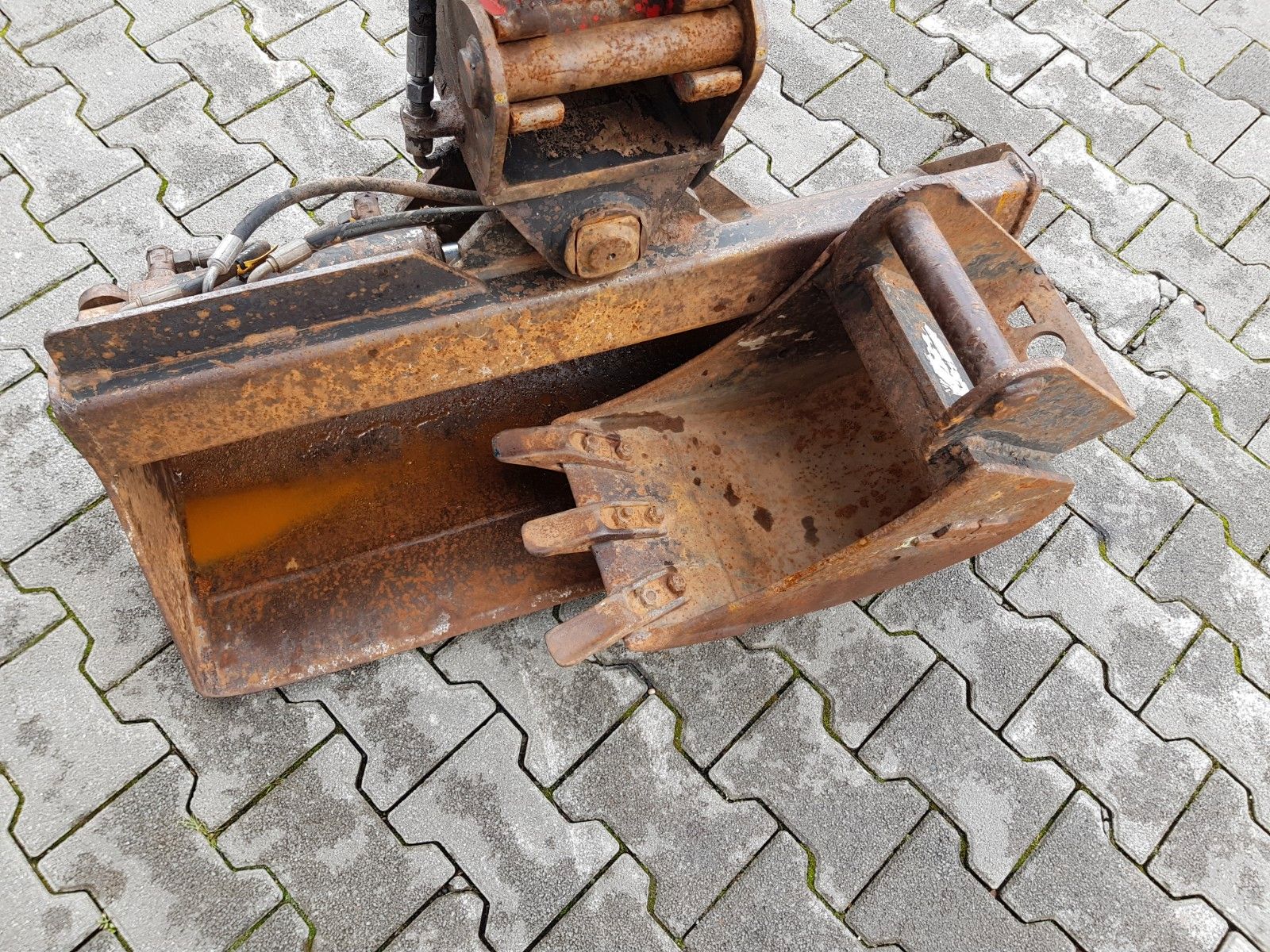 Fahrzeugabbildung JCB 8018 / 3.420h / hydrl. Grabenräumer / Tieflöffel