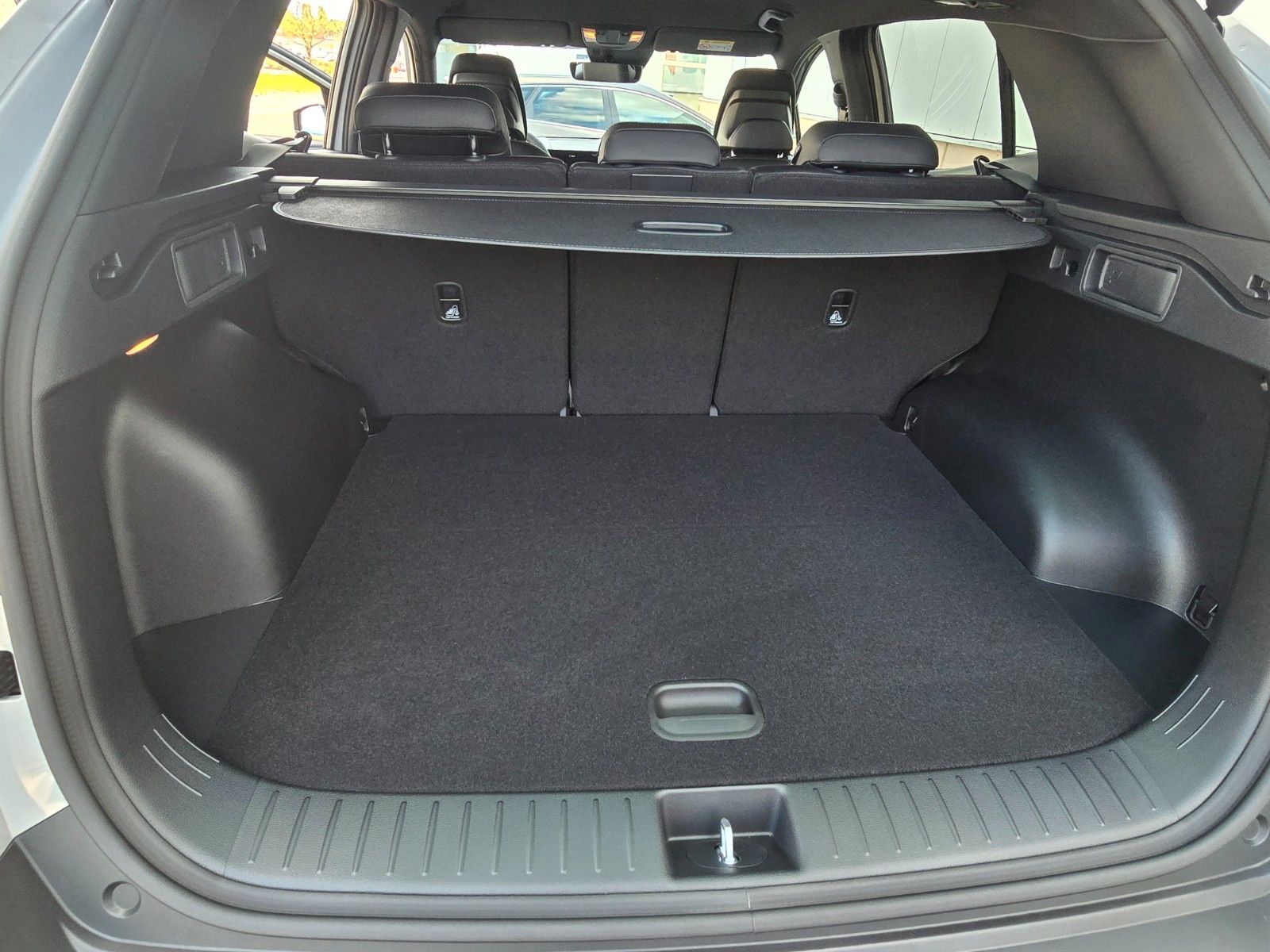Fahrzeugabbildung Kia SPORTAGE 1.6T 2WD DCT BLACK ED DRIVE