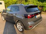 Volkswagen T-Cross 1.0 TSI 81 kW DSG NAV LED PDC SHZ Klima - VW T-Cross von privat