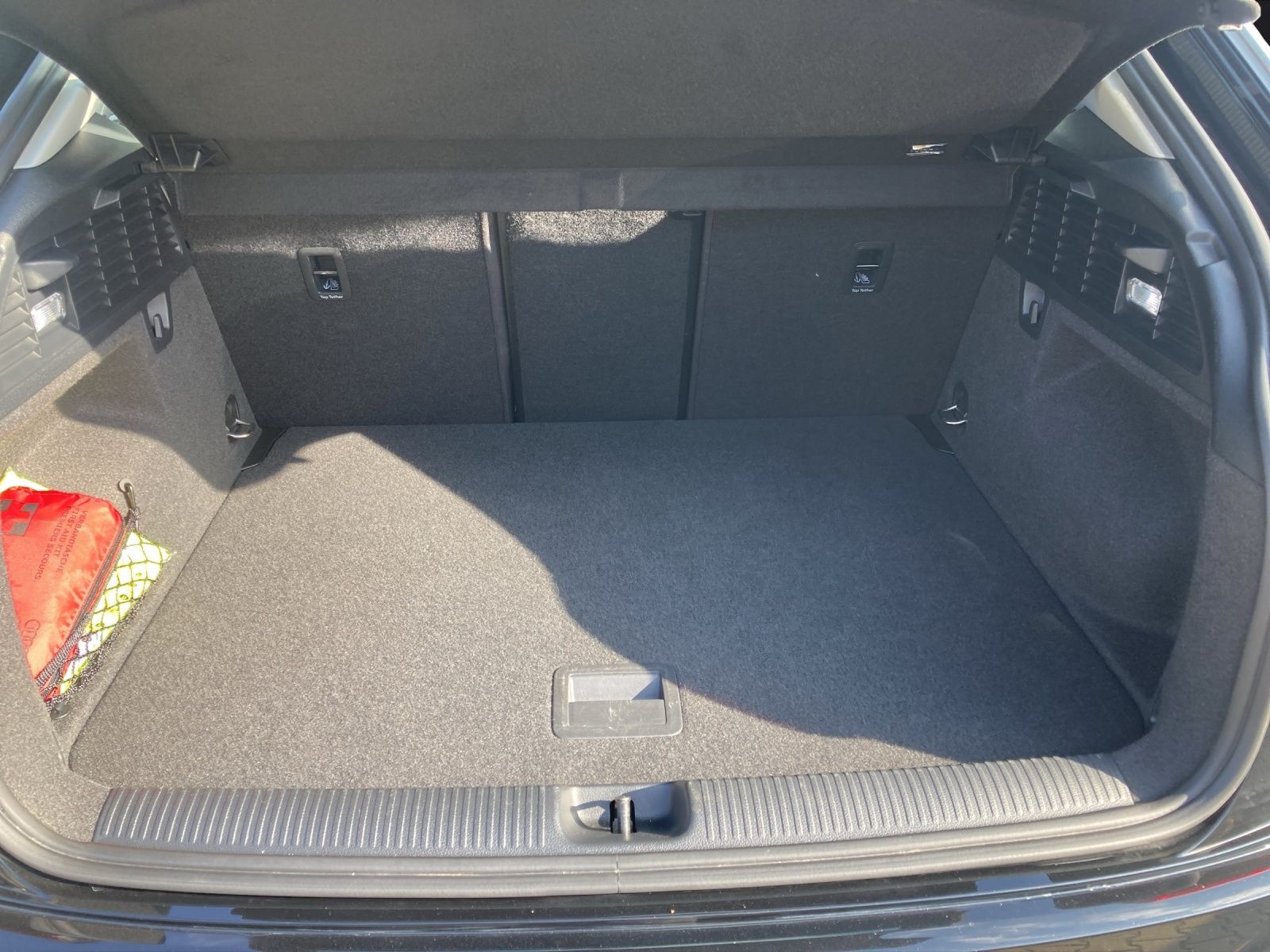 Fahrzeugabbildung Audi Q2 35 TFSI S-line S-tronic LED Navi AVC ACC RFK