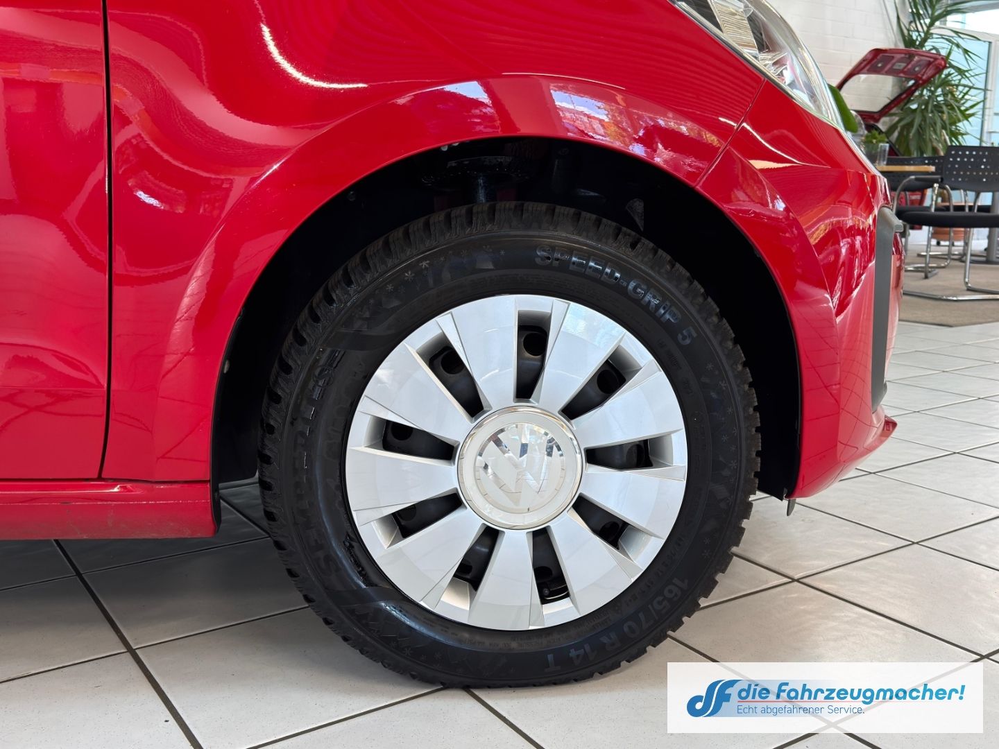 Fahrzeugabbildung Volkswagen up! Basis DAB GA Klima BT teilb.Rücksb AUX eFH L