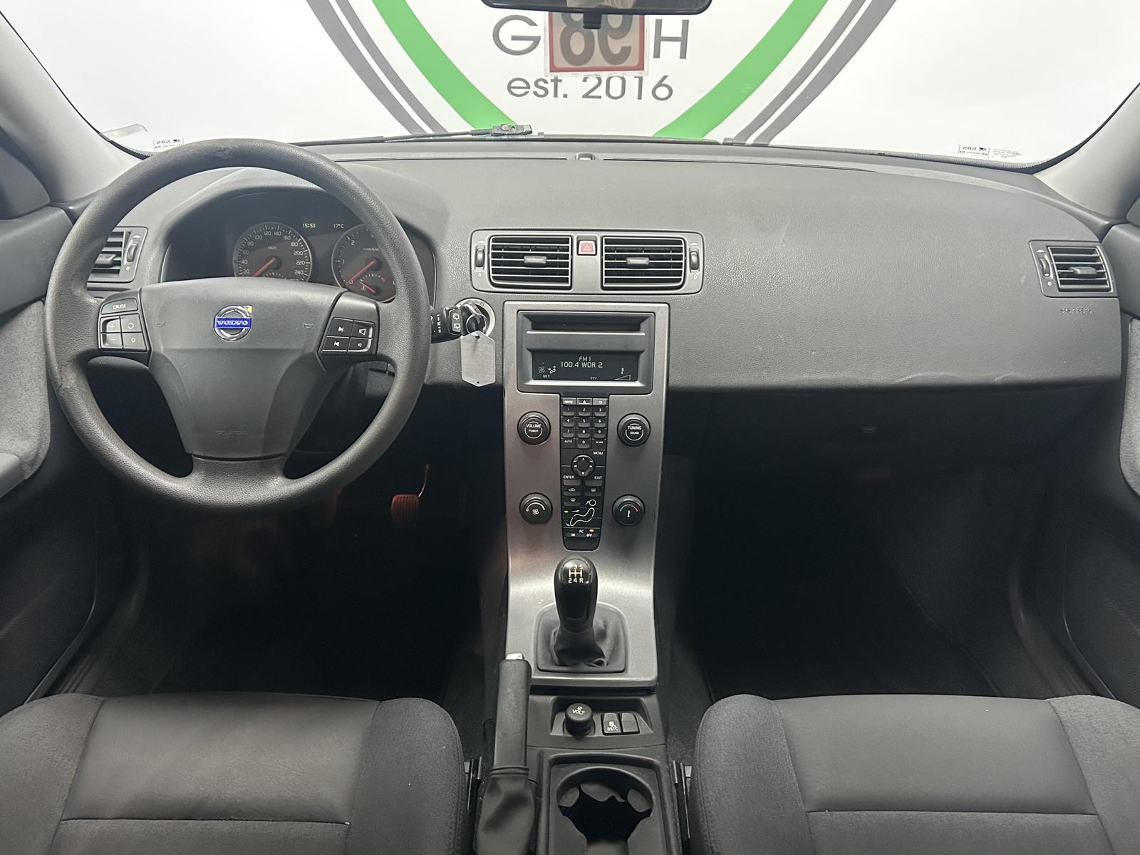 Volvo V50 2005 — photo 10