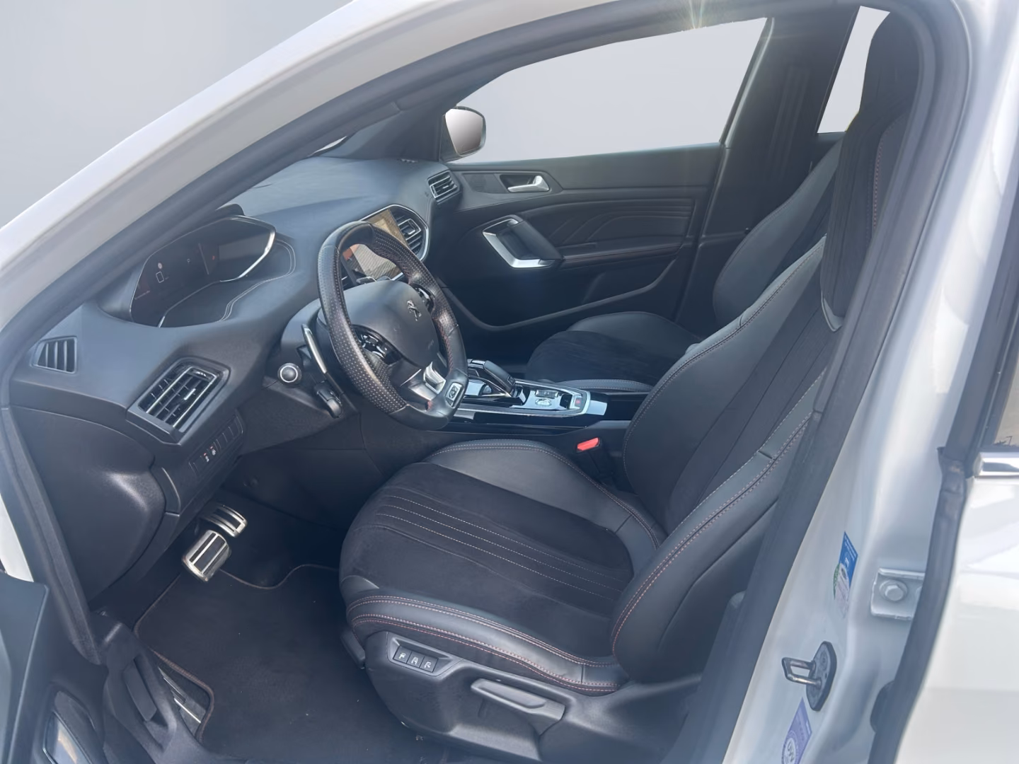 Peugeot 308 SW 1.5 BlueHDi 130 FAP GT *Pano*PDC*SHZ*