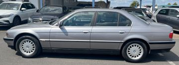 BMW 728 - 8