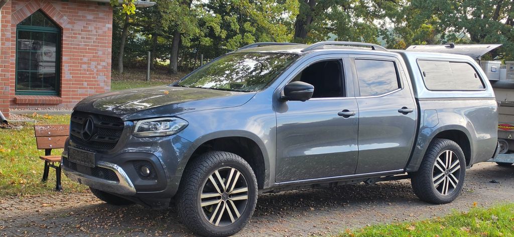 Image of Mercedes-Benz X 350