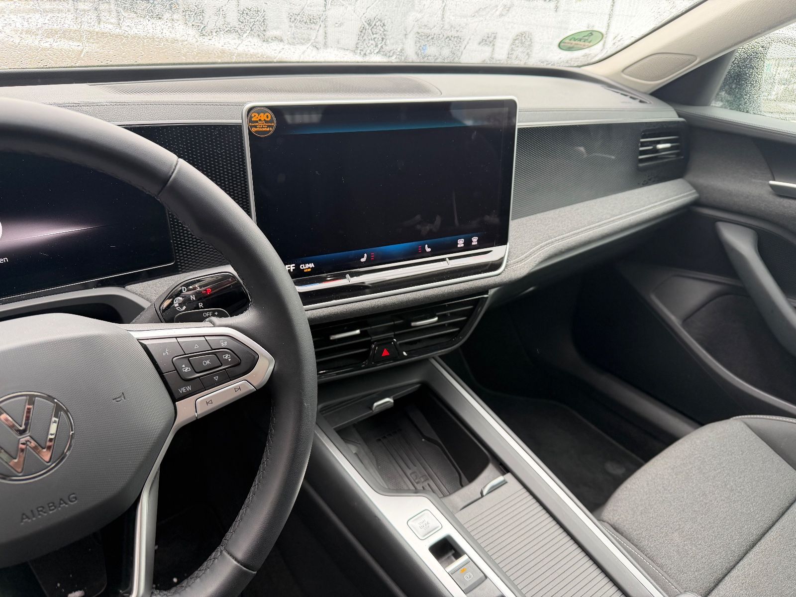 Fahrzeugabbildung Volkswagen Passat Variant 1.5 eTSI DSG Navi