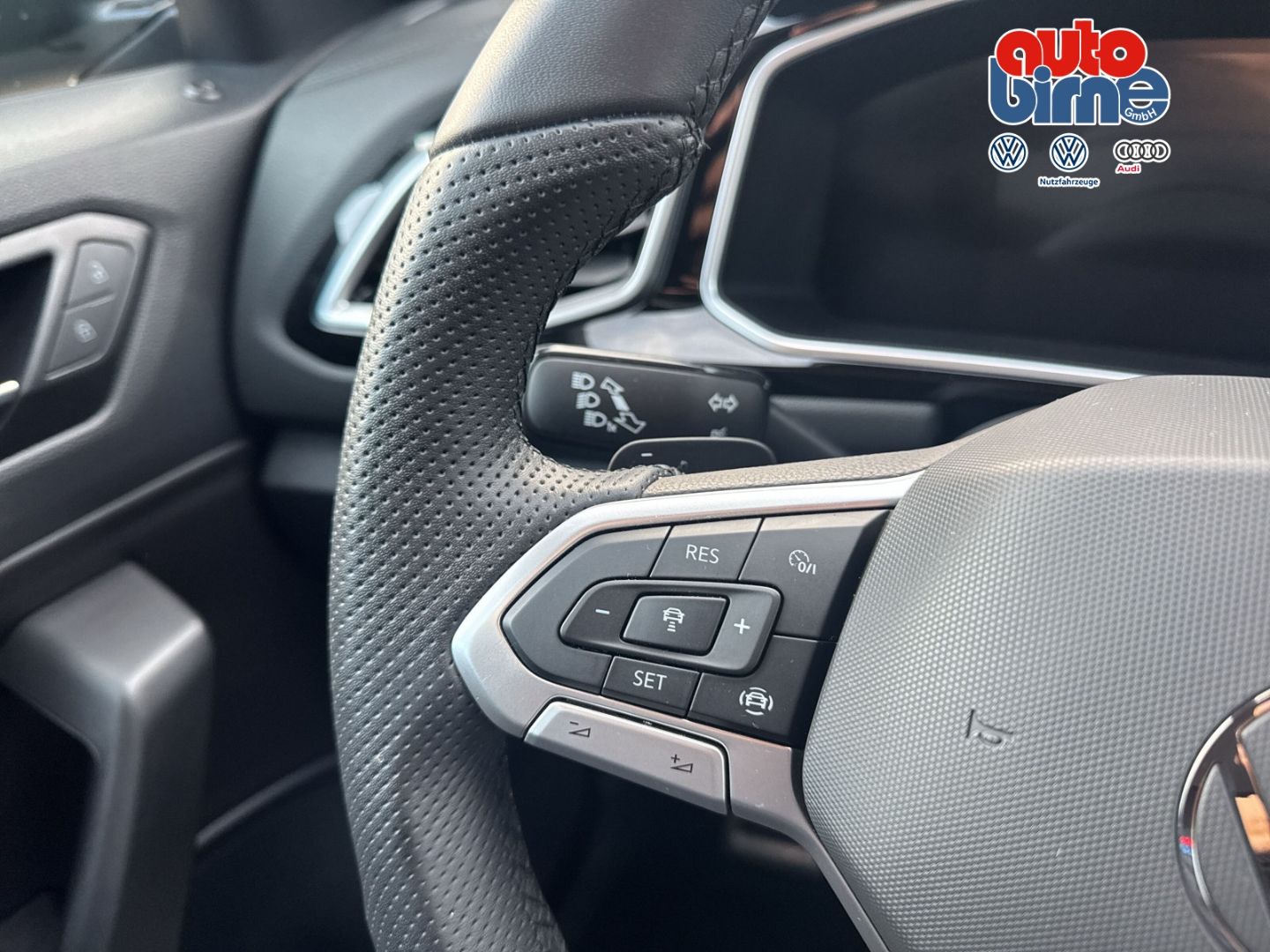 T-Roc 1.5 TSI R-Line  AHK Navi Dig. Cockpit Mass