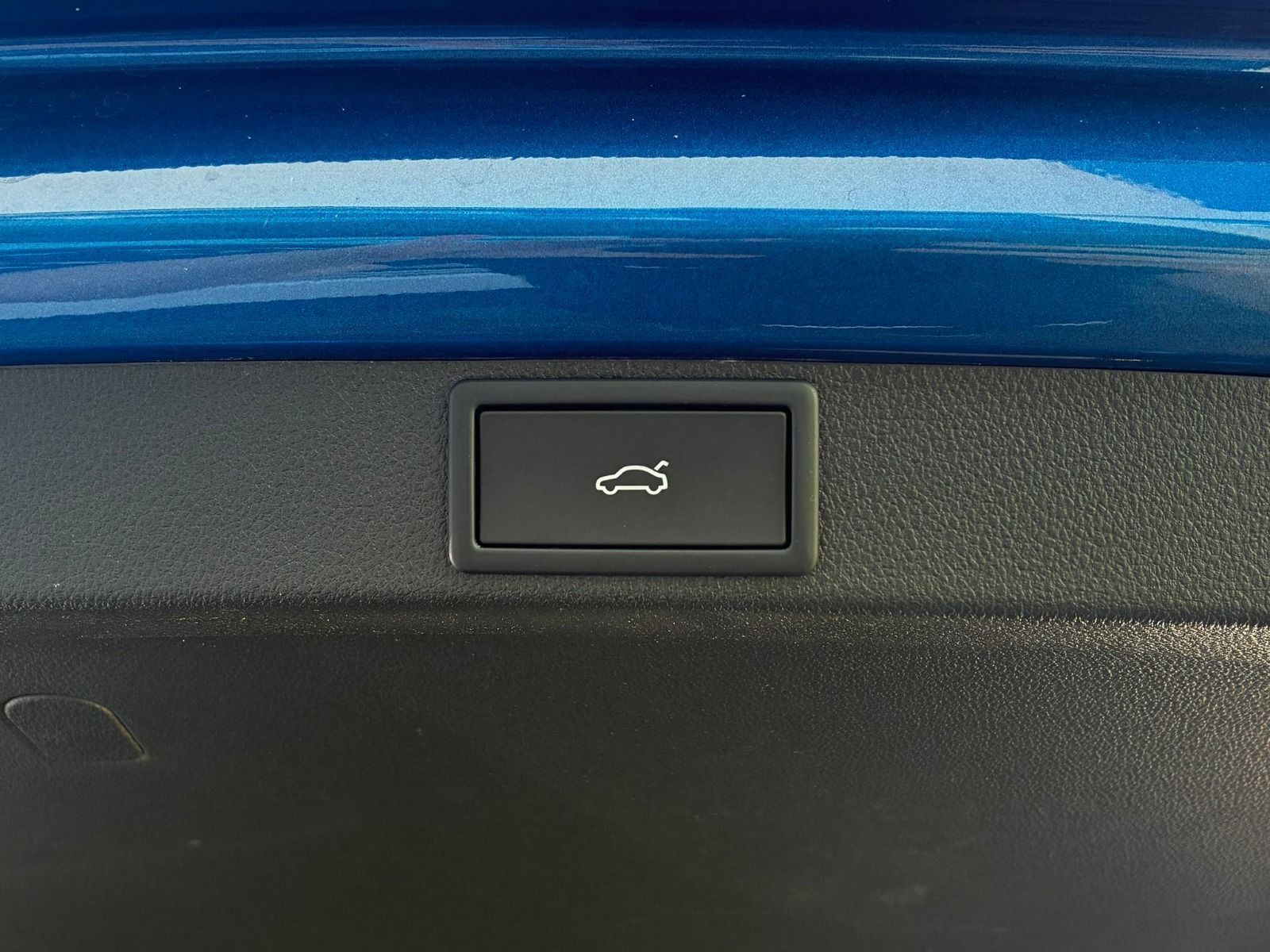 Fahrzeugabbildung SKODA Octavia Combi Tour 2,0 TDI 110kW 7-Gang-DSG