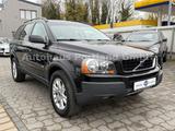 Volvo XC90 2.5 T AWD Momentum/S-Heft/7Sitzer/S-Dach/AH - Volvo XC90 Momentum mit Benzin-Antrieb