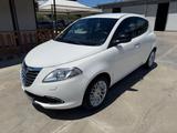 Lancia Ypsilon 0.9 TwinAir 85 CV Cambio Automati - Lancia Ypsilon mit Halbautomatikschaltung