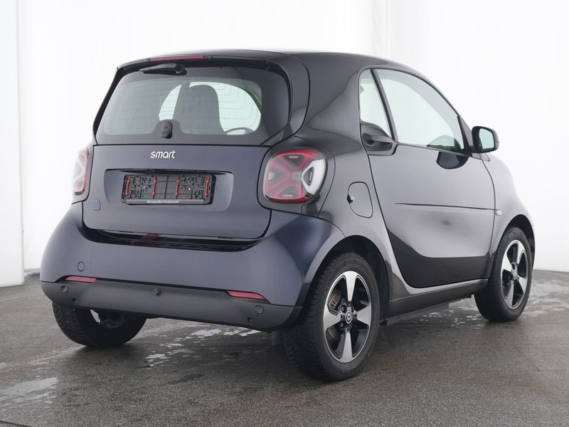 Fahrzeugabbildung Smart EQ PASSION*WINTER-PAKET*GJR*KAMERA*22KW*LED