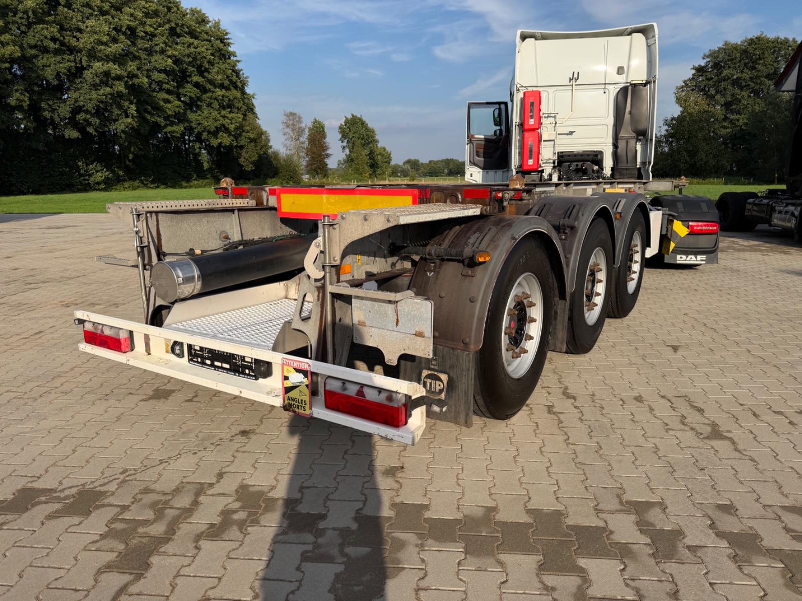 Vanhool Tank 20 ADR EX III SAF Scheibe Lift verzinkt Top